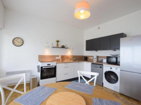 Bel appartement proche thermes avec balcon et animaux admis - FR-1-498-106